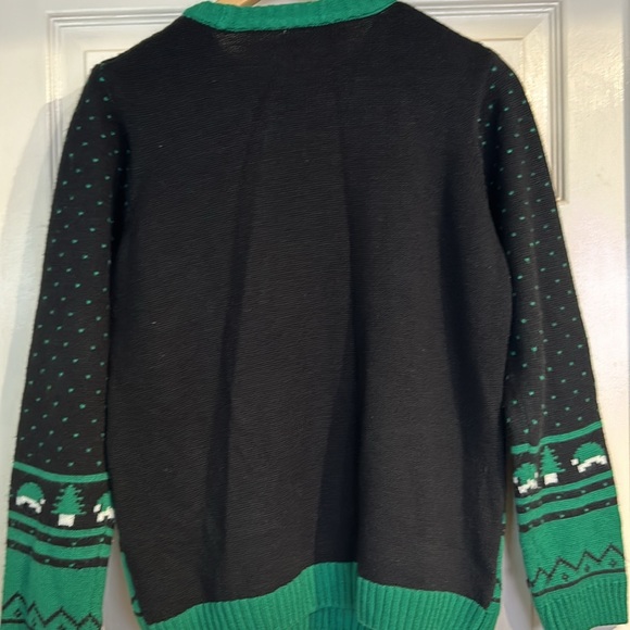 Christmas Donkey Kong Abominable Snowman Sweater - Picture 5 of 5